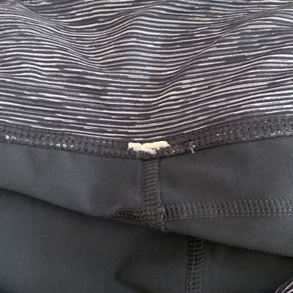 lululemon black white, gray yoga pants with rouching down the sides & pockets.4 - Picture 10 of 11
